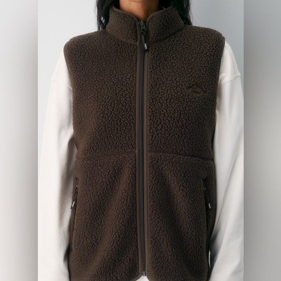 Aritzia Jackets & Blazers - Aritzia TNA Polartec® Thermal Pro™ Mockneck Vest